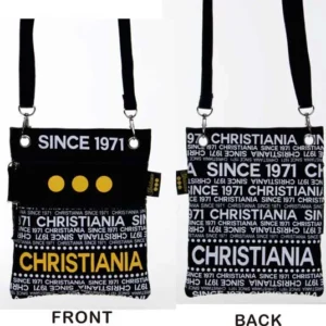Christiania Crossbody - Classic Logo. Den ikoniske Christiania Crossbody i sort er både praktisk og stilfuld.